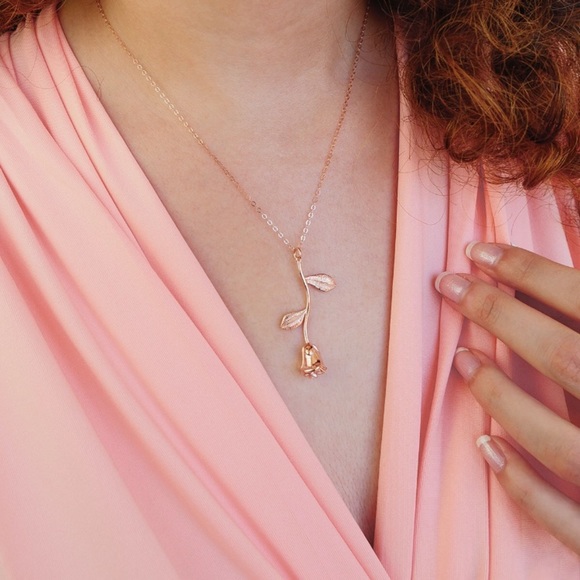 “Beauty & the Beast" Rose Dainty Elegant Necklace - Picture 12 of 12